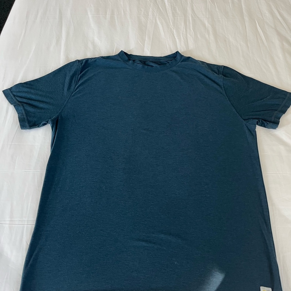 Vuori Strato Tech T-Shirt in size Large
